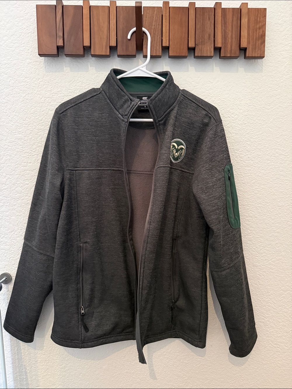 Colosseum Gray Lightweight Full-Zip Jacket with Green Accents